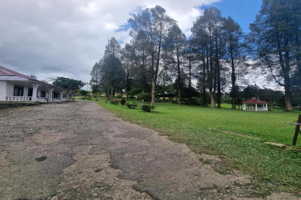 Oyo 93062 Sibayak Multinational Rest House Berastagi Zewnętrze zdjęcie